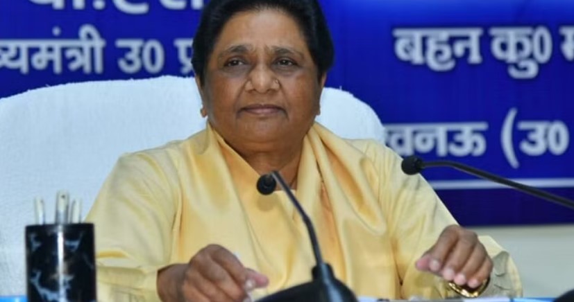 Mayawati ने साधा निशाना, कहा- सपा के लिए PDA का मतलब है 'पारिवारिक पार्टी गठबंधन'