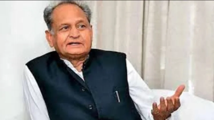 Rajasthan Congress में बड़ा उलटफेर संभव, Gehlot खेमे के विधायकों का कट सकता है टिकट