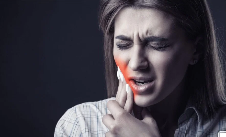 Teeth Pain: Toothache बन गया tension की वजह, घबराने के बजाए इन चीजों को काम में लाएं